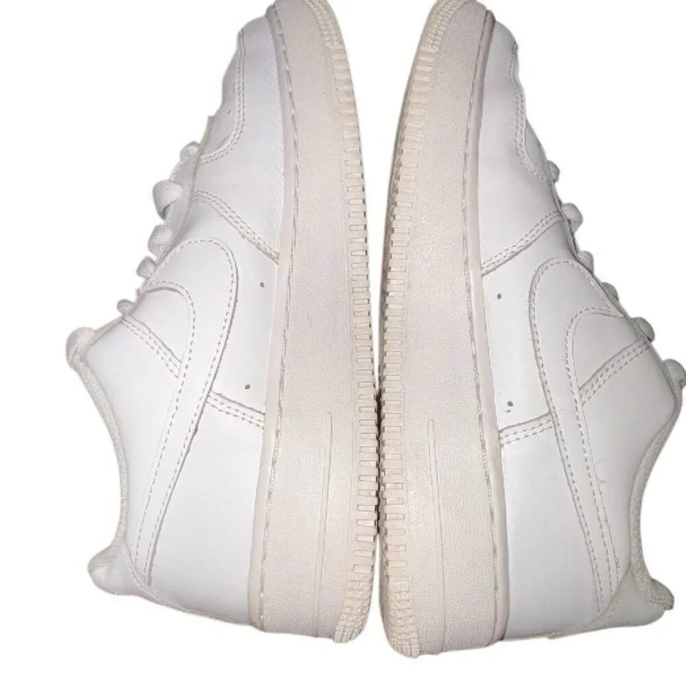 Nike Air Force 1 White Leather Solid Low Top Lace-Up Sneakers size 5.5Y